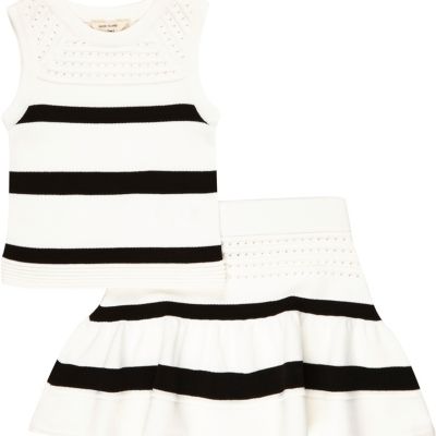 Mini girls white knitted top and skirt outfit